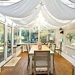 Veeve - Cayenne Canopy